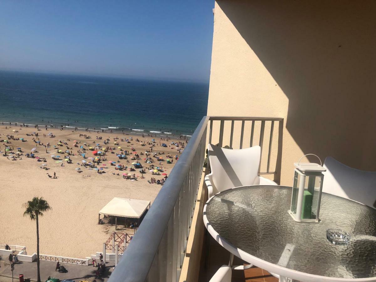 Apartamento La Mar De Cerca. Terraza Vistas Mar. 1ª Linea Playa Cádiz Exterior foto